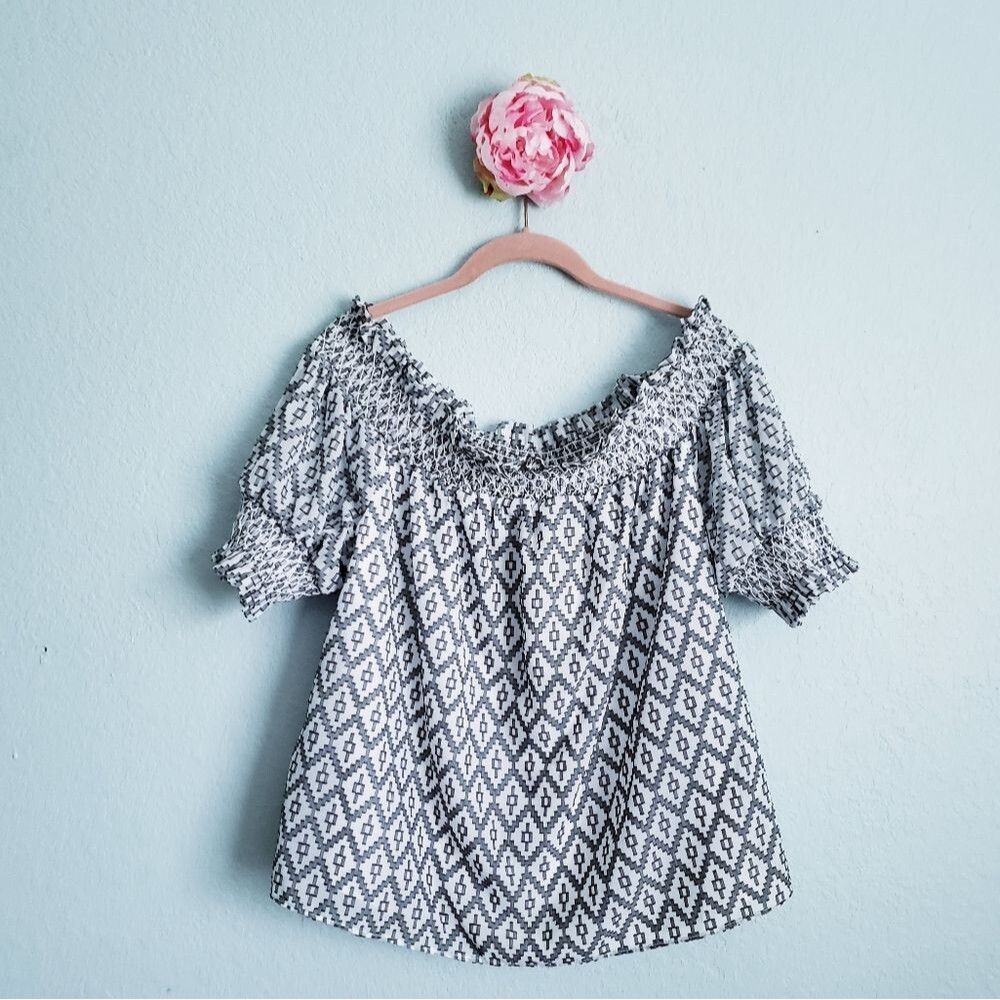 Ryegrass‎ Off The Shoulder Smocked Blouse